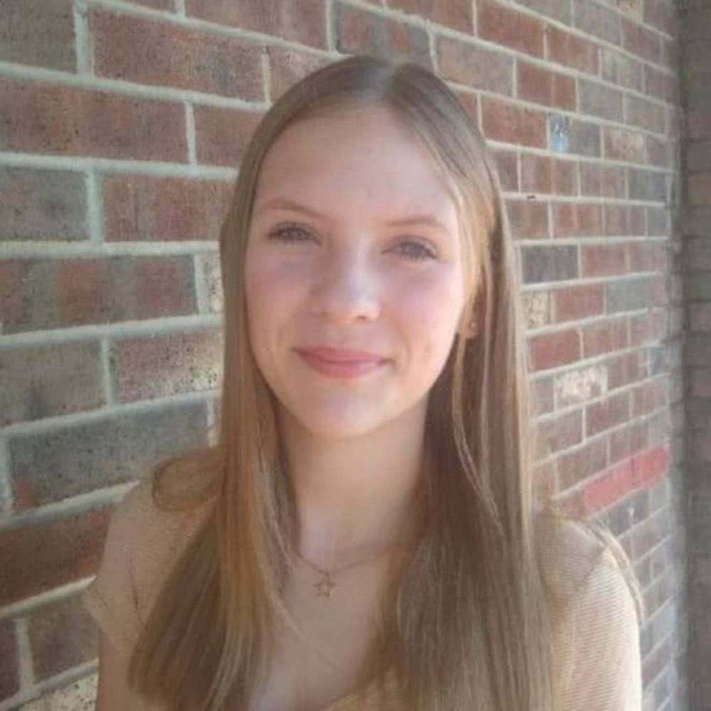 Meet your Posher, Loralei